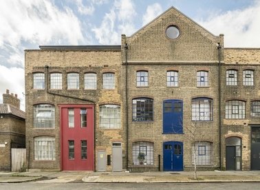 Properties to let in Queens Row - SE17 2PX view1
