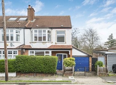 Properties to let in Queensville Road - SW12 0JL view1