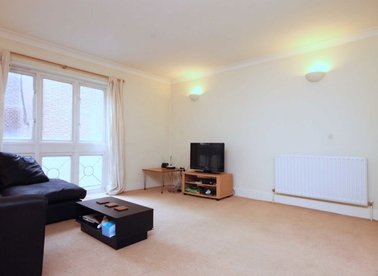 Properties to let in Raven Row - E1 2EG view1