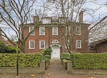 Properties to let in Redington Gardens - NW3 7SA view1