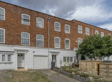Properties let in Regal Close - W5 2SB view1