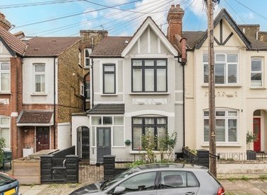 Properties to let in Ribblesdale Road - SW16 6SF view1