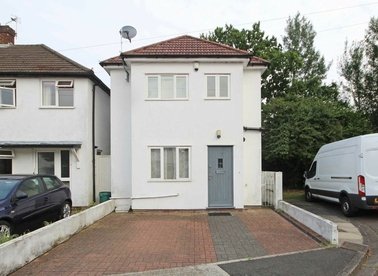 Properties to let in Ringwood Way - TW12 1AT view1