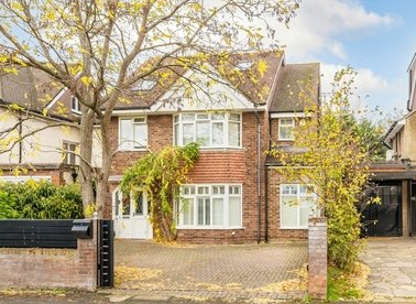 Properties let in Riverside Close - KT1 2JG view1