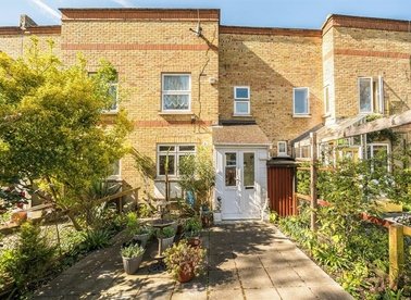 Properties to let in Robert Lowe Close - SE14 5QB view1