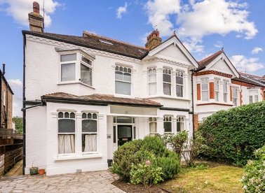 Properties to let in Rodenhurst Road - SW4 8AR view1
