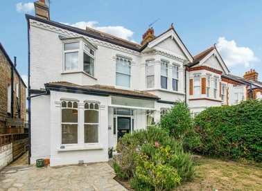 Properties let in Rodenhurst Road - SW4 8AR view1