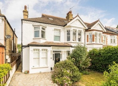 Properties to let in Rodenhurst Road - SW4 8AR view1