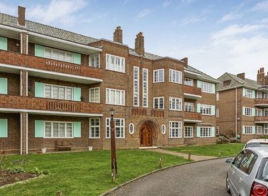 Properties to let in Roehampton Close - SW15 5LU view1