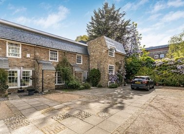 Properties to let in Roland Mews - E1 3JT view1
