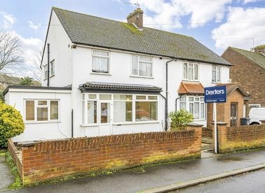 Properties let in Rookeries Close - TW13 7BG view1