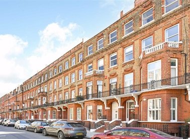 Properties to let in Rosary Gardens - SW7 4NS view1