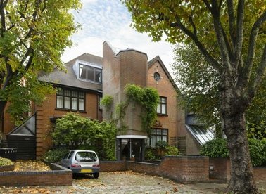 Properties to let in Rosecroft Avenue - NW3 7QB view1