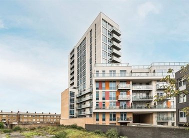 Properties let in Ross Way - E14 7GG view1