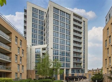 Properties let in Ross Way - E14 7GG view1