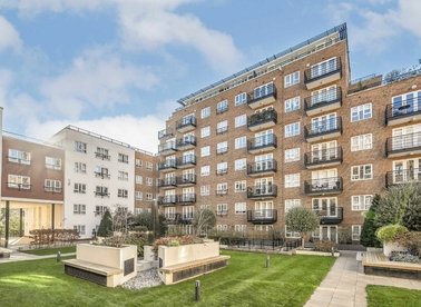 Properties let in Royal Quarter - KT2 5BJ view1