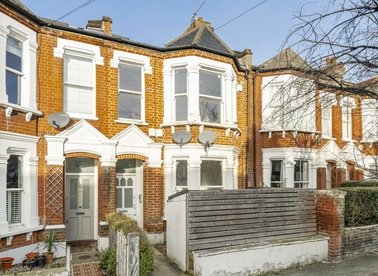 Properties to let in Rudloe Road - SW12 0DS view1