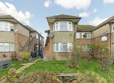 Properties to let in Ruislip Close - UB6 9QS view1