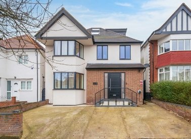 Properties let in Rundell Crescent - NW4 3BS view1