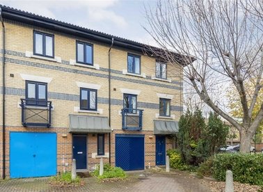 Properties to let in Ryder Drive - SE16 3BB view1