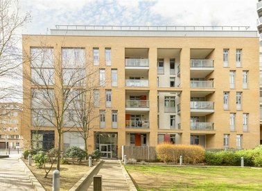 Properties let in Salton Square - E14 7GJ view1