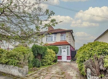 Properties to let in Sandbourne Avenue - SW19 3EH view1