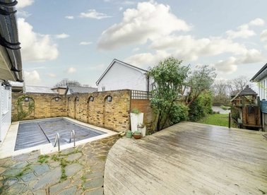 Sandhills Meadow, Shepperton, TW17