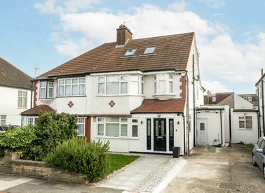 Properties let in Sandringham Gardens - N12 0PA view1