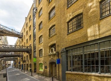Properties to let in Shad Thames - SE1 2YR view1