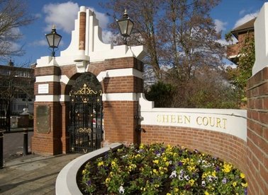 Properties to let in Sheen Court - TW10 5DG view1