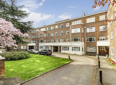 Properties let in Sheen Court - TW10 5DE view1