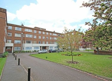 Properties to let in Sheen Court - TW10 5DH view1