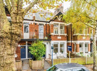 Properties to let in Sidney Road - TW1 1JR view1