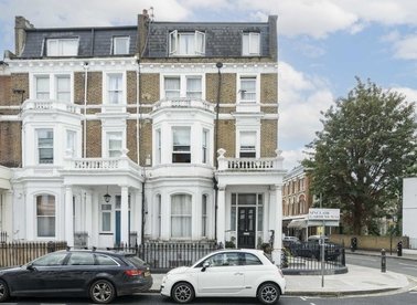 Properties to let in Sinclair Gardens - W14 0AT view1