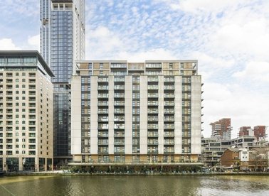 Properties to let in South Quay Square - E14 9LT view1