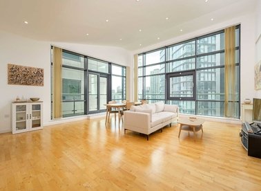 Properties to let in South Quay Square - E14 9RZ view1
