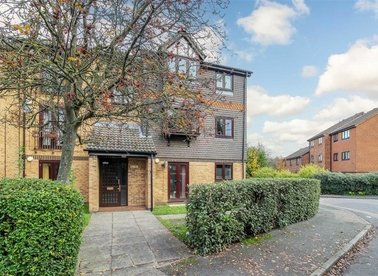Properties to let in Southerngate Way - SE14 6DW view1