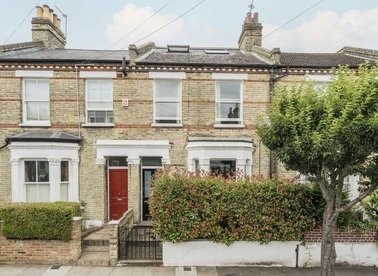 Properties to let in Southfields Road - SW18 1QN view1