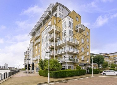 Properties to let in St. Davids Square - E14 3WA view1