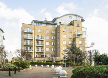 Properties to let in St. Davids Square - E14 3WA view1