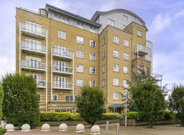 Properties let in St. Davids Square - E14 3WB view1
