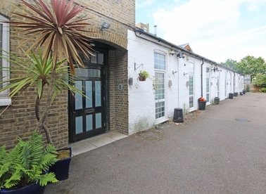 Properties to let in St. Frideswides Mews - E14 6LN view1