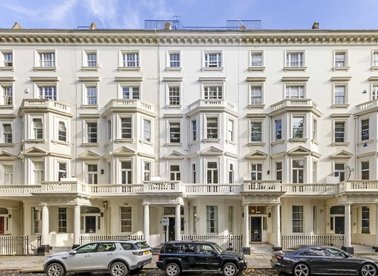 Properties let in St. Georges Square - SW1V 3QP view1