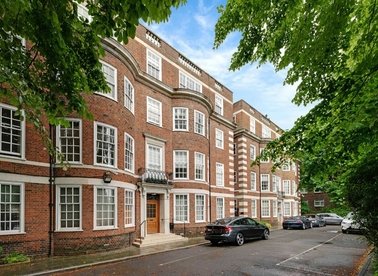 Properties to let in St. Johns Wood Park - NW8 6QT view1
