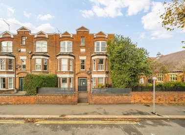 Properties to let in St. Marys Road - NW10 4AT view1