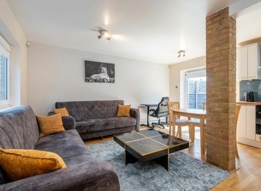 Properties to let in St. Michaels Close - E16 3TQ view1