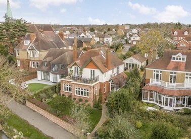 Properties to let in St. Peters Close - TW18 2ED view1