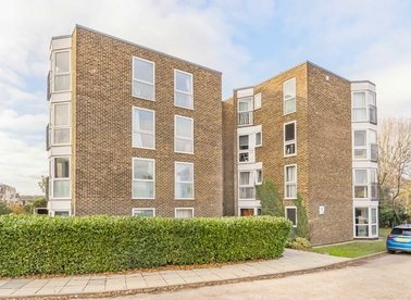 Properties to let in Station Road - TW12 2AP view1