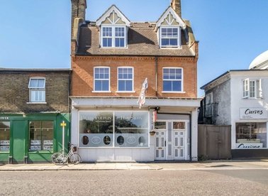 Properties to let in Station Road - TW12 2BJ view1