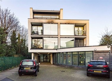 Properties let in Station Road - KT1 4HG view1